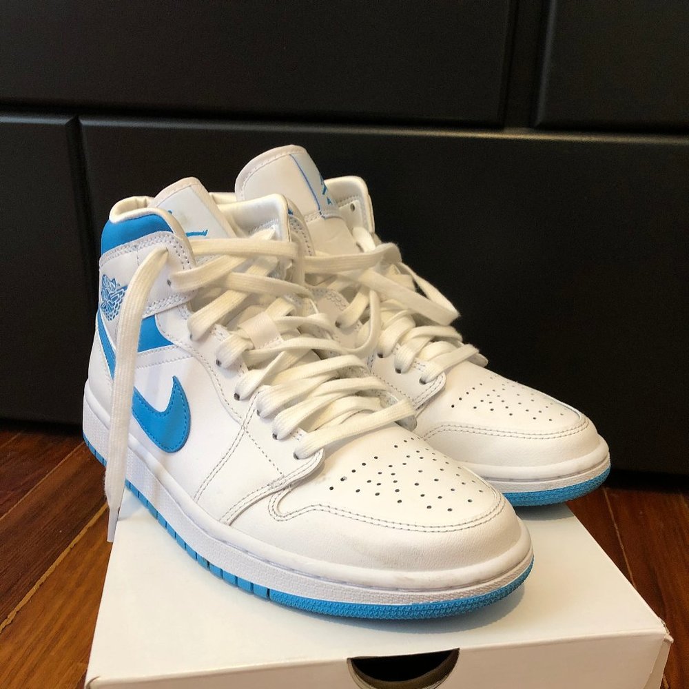 Wmns Air Jordan 1 Mid White/Carolina Blue (2020)